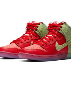 Nike Dunk High SB Strawberry Cough