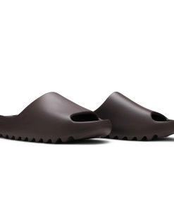 Yeezy Slides ‘Soot’ 2021