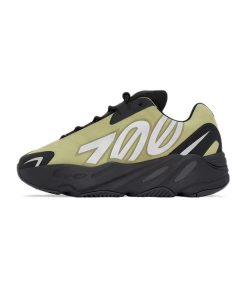 YEEZY BOOST 700 MNVN KIDS RESIN