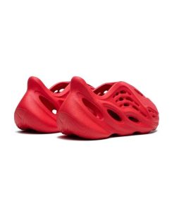 YEEZY FOAM RUNNER KIDS VERMILION