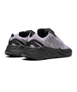 YEEZY BOOST 700 MNVN KIDS GEODE