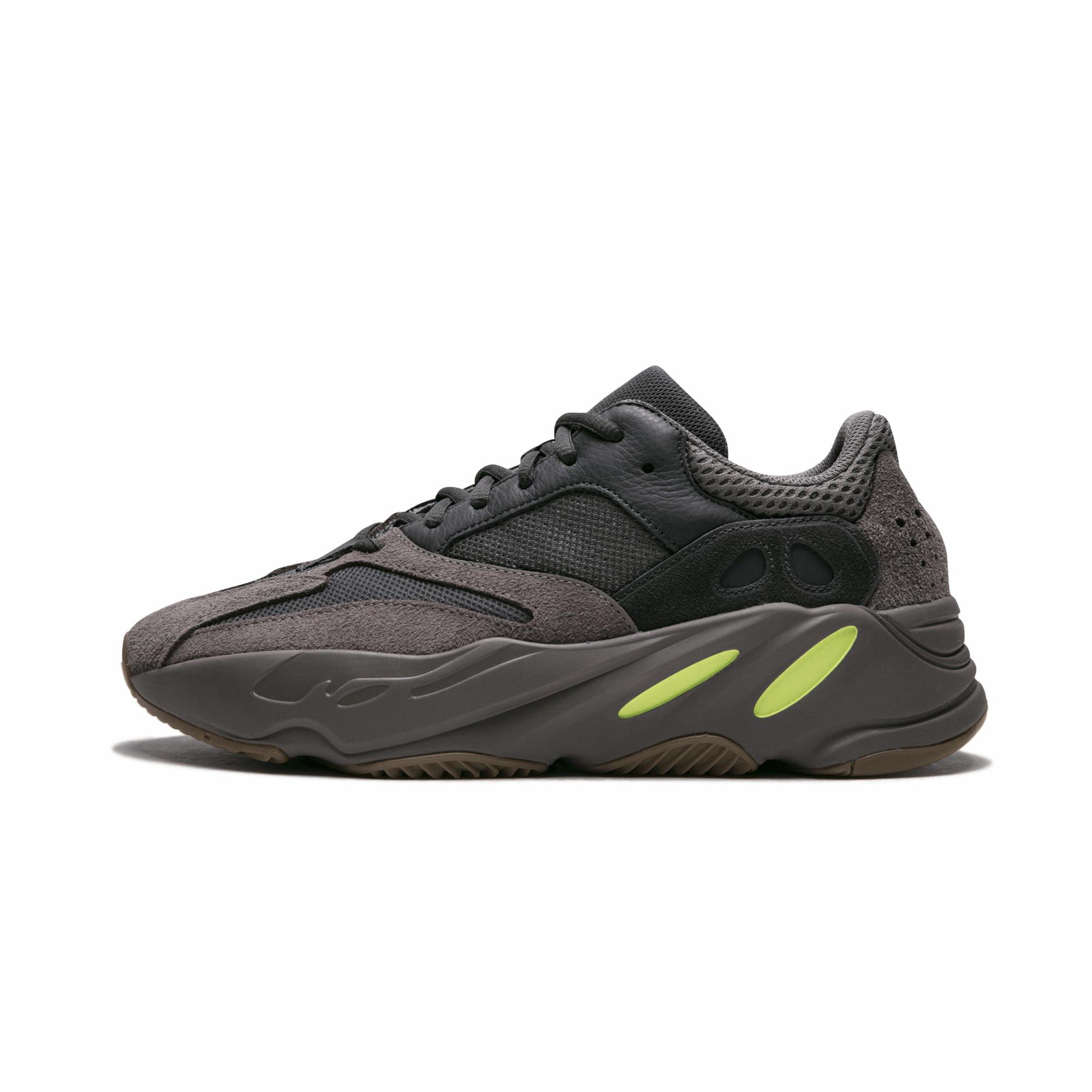 Yeezy  Boost 700 Mauve